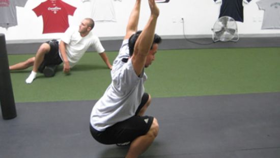 Overhead BW Squat: 10 particolari tecnici da valorizzare