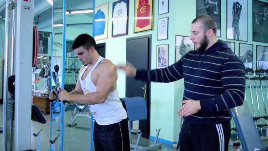 Push down ed esecuzioni per i tricipiti