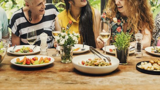 Carboidrati la sera a cena oppure di giorno?
