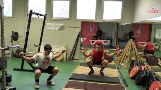 Sollevamento pesi: esercizi di stretching e mobilità articolare