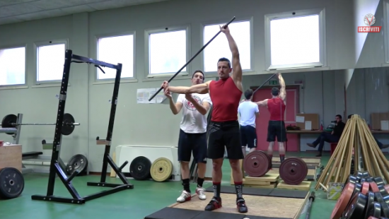 Parte 1 Cenni iniziali sulla pesistica, come tenere il bastone, il lento dietro e l’overhead squat