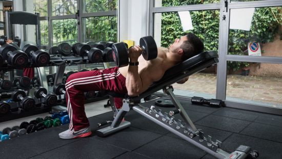 Allenamento pettorale: le spinte-croci
