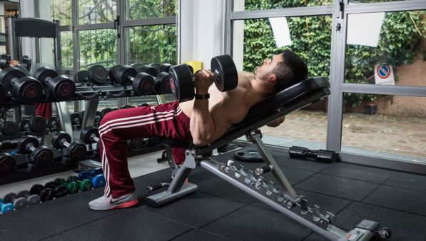 Allenamento pettorale: le spinte-croci