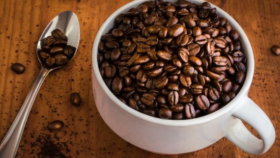 La caffeina: effetti e dosaggi di un integratore mal compreso