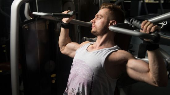 Allenamento deltoidi: rapporto spalle-trapezio ed altro ancora