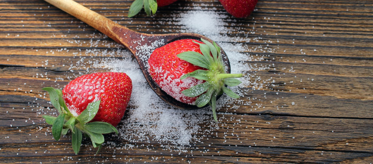 calories strawberries sugar