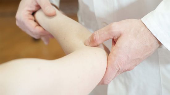 Come curare i dolori articolari: l’osservazione dei movimenti