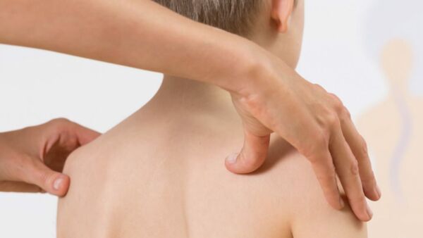 Spalle in avanti: cause e rimedi