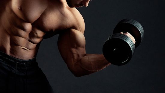 Esercizi bicipiti: come cambia l’attivazione muscolare