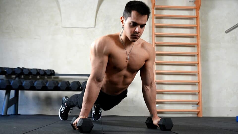 Pettorali a corpo libero: i migliori esercizi - Project inVictus